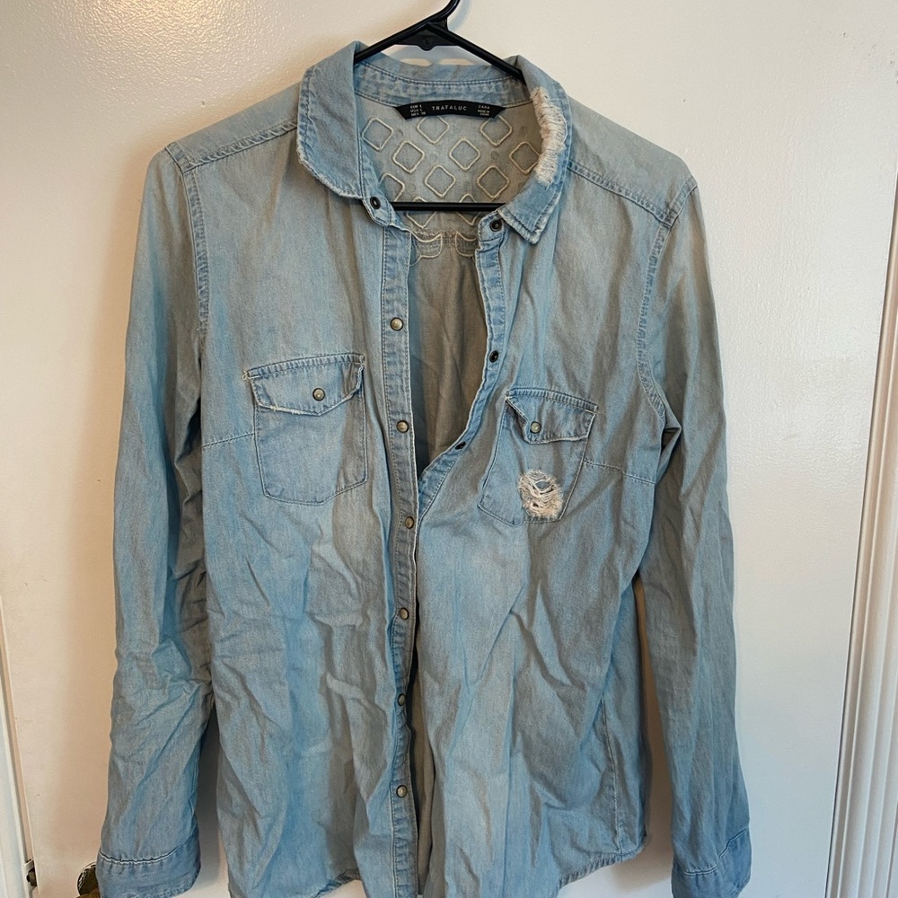 Distressed button up top with design